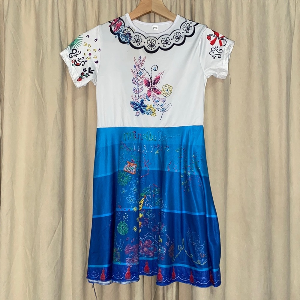 Mirabel dress, screen print dress, European size 120, 5T.